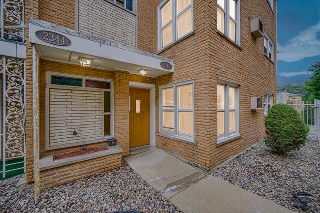 Photo - 2342 W 111th St Unidad 1