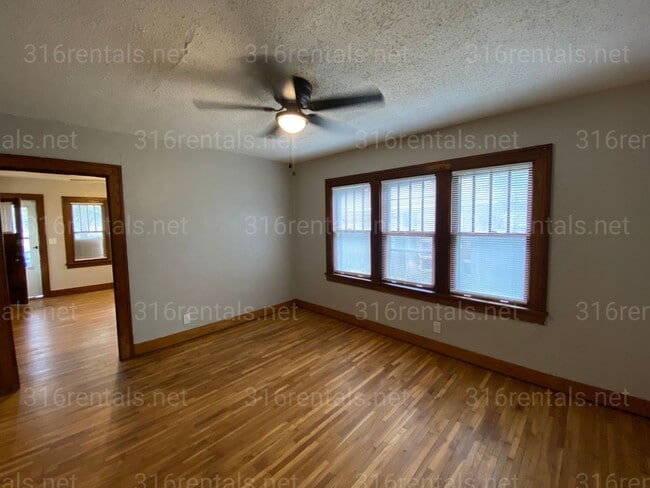 Photo - $925 - 2 bed 1 bath - Home with a fenced yard and garage