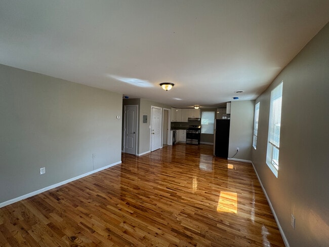 Building Photo - 38 Forest St Unit 38 Forest St. #2 Rental