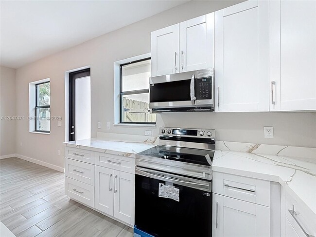 Photo - 402-414 NW 41st St Unit 402