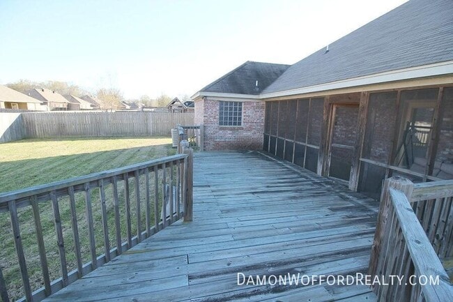 Photo - 614 Oak Park Cir