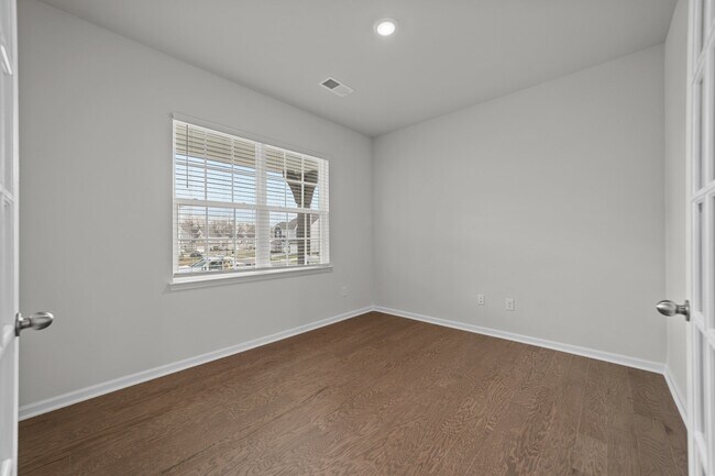 Photo - 260 Abersham Dr