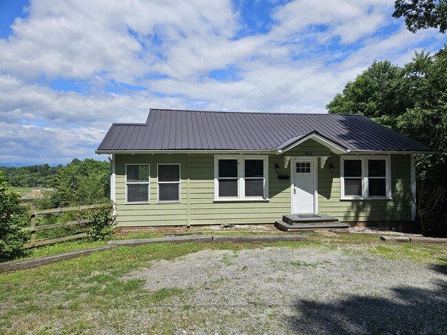 Photo - 834 Norwood St SW