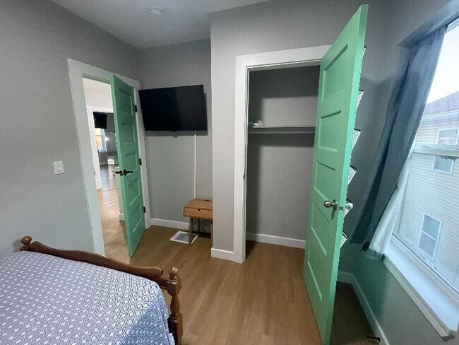 4522 E Washington St Unit 2ND FLOOR