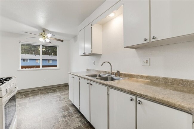 Photo - Cannon Court Apartments