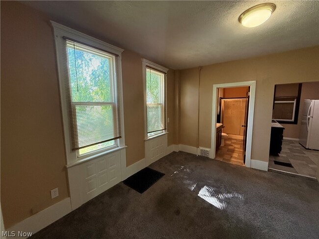 Photo - 1076 Ackley St