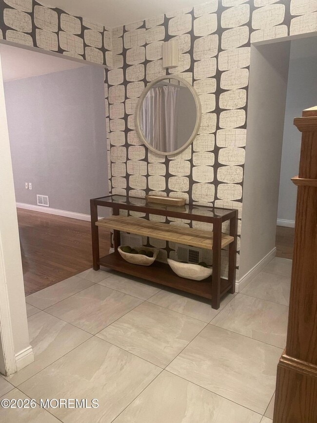 Photo - 81 Hollywood Ave