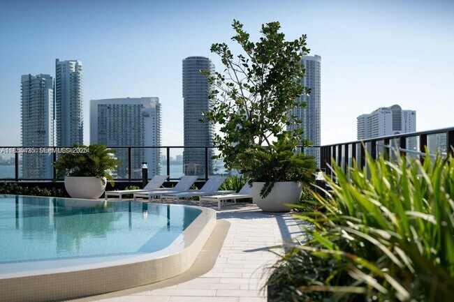 Photo - 23 NE 17th Ter Unit B3