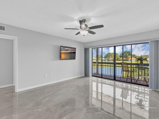 Photo - 3200 Twin Lakes Terrace