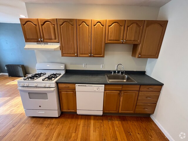 Building Photo - 14 Alberta Ter Rental