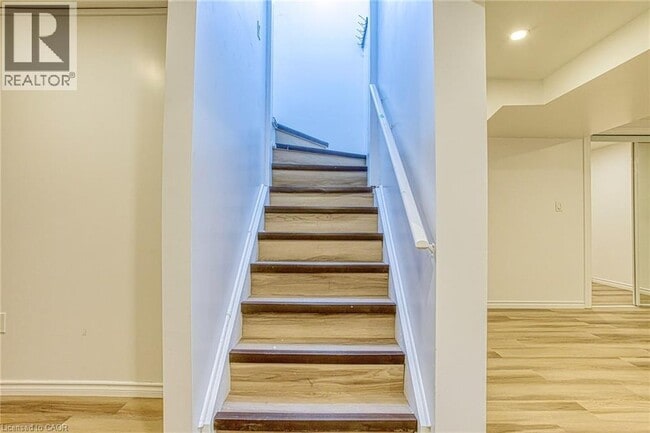 Photo - 72 Nanaimo Cres