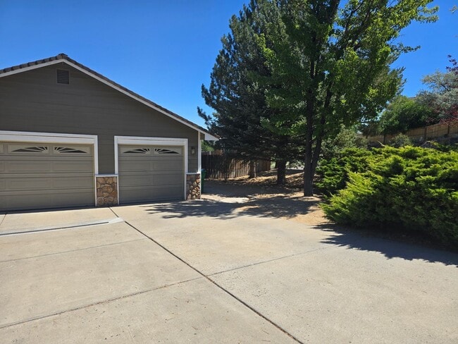 Photo - Spacious 5 Bedroom Home With Valley Views In SW Reno!