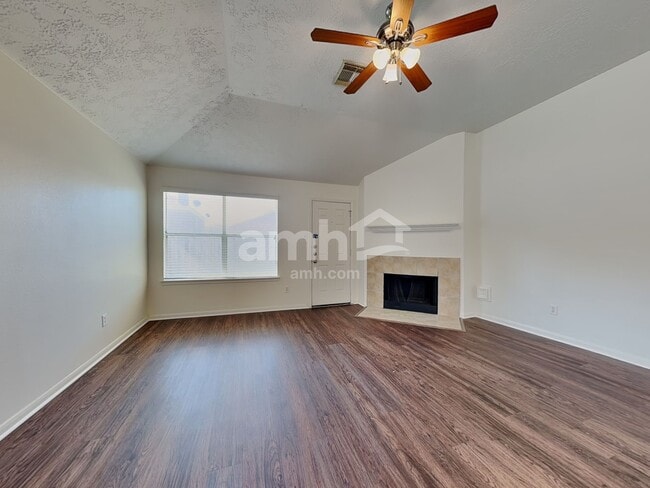 Photo - 32007 Annice Ln