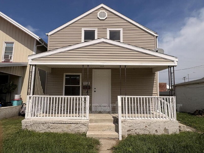 Building Photo - 918 Pape Ave