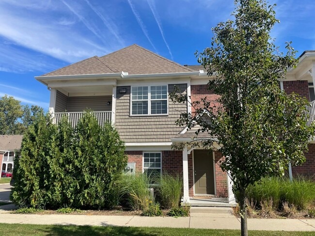 Photo - Shelby Township - 3 Bedroom, 2 Bath, End-U...