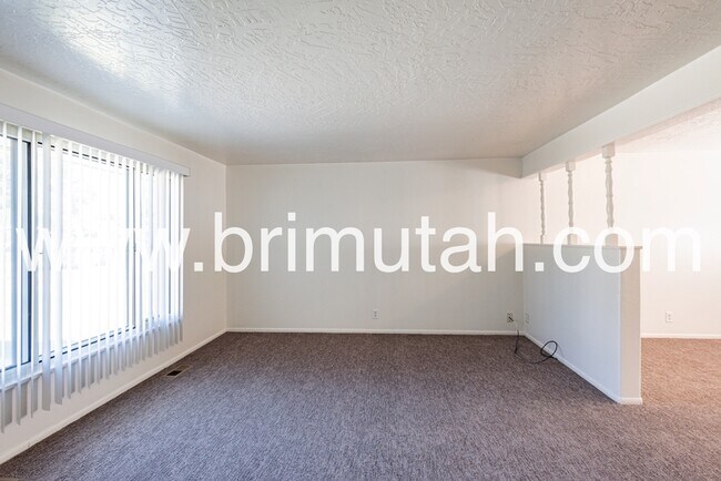 Photo - 646 E 5640 S House