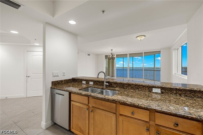 Photo - 2090 W First St Unit 810