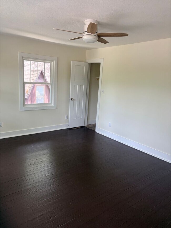0446-448 E 2nd Street