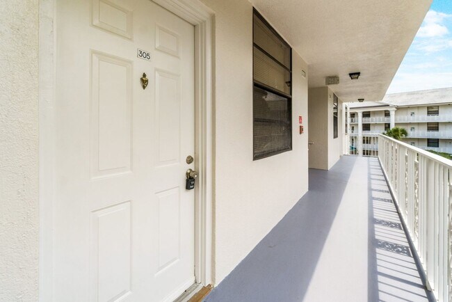 Photo - Spacious 2BR/2BA Condo at Whitehall - West Palm Beach
