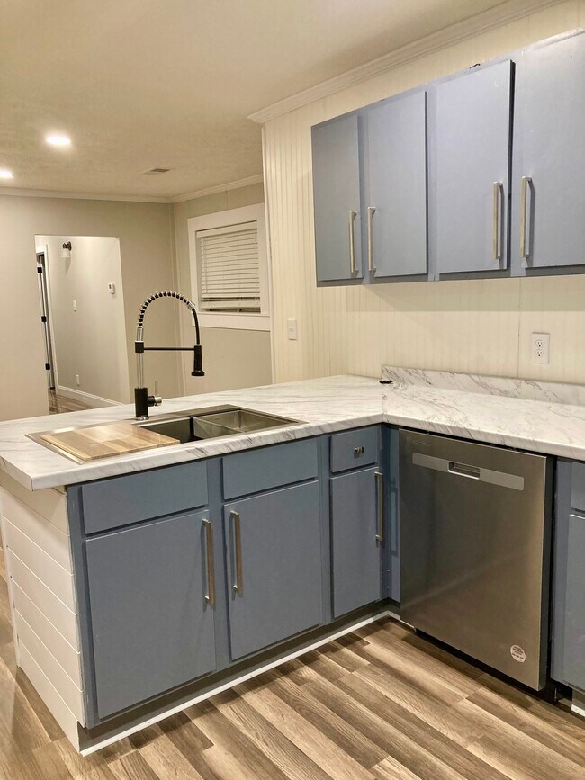 Photo - 873 Blalock Rd