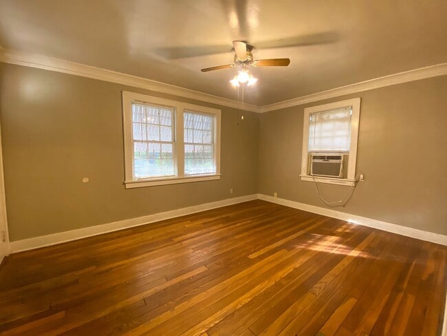 Photo - 1 bedroom, living dining den near Central and Highland