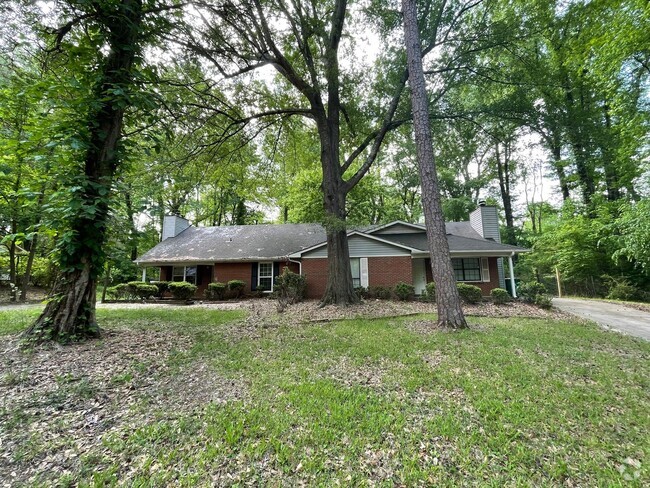 Building Photo - This Adorable 2 bedroom 2 bath duplex is l... Rental