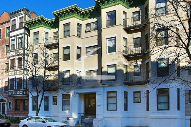 202-1028 Commonwealth Ave, #208