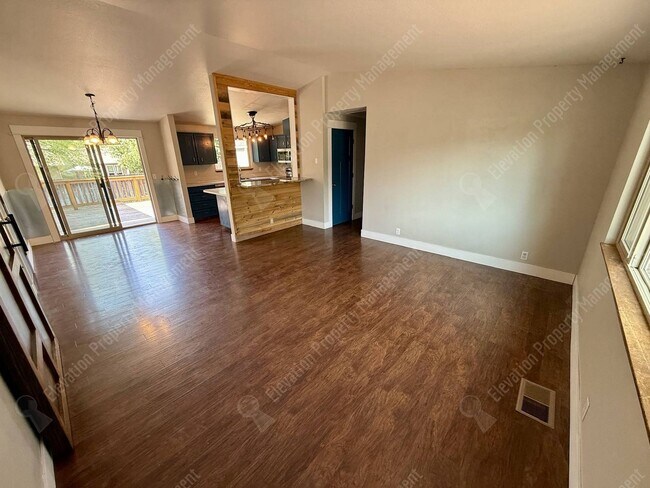 Photo - Single-Level 3 BR in NE Bend with large fully-fenced yard