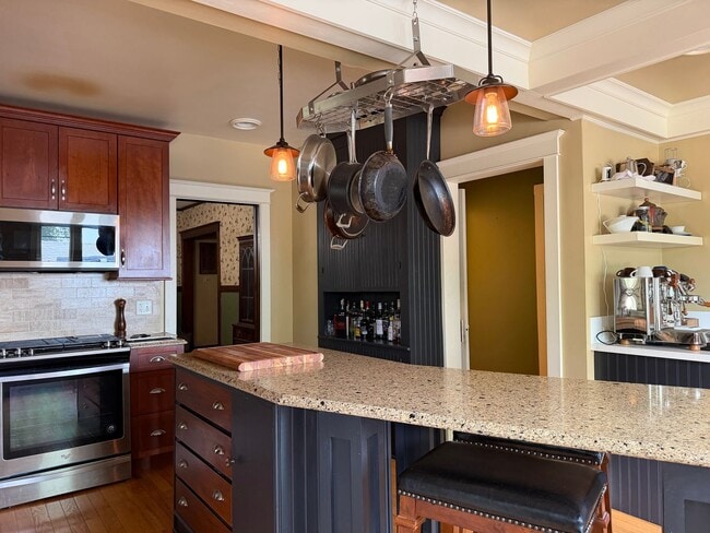 Photo - 801 W State St