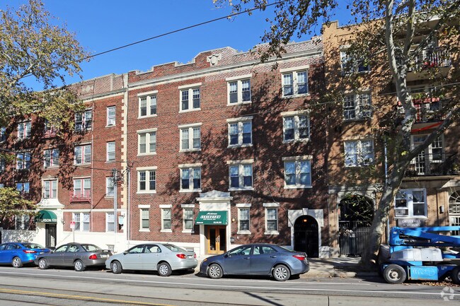 Primary Photo - The Lexington Apartments