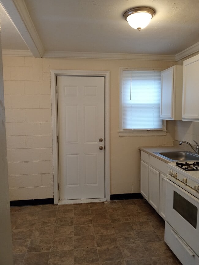 Photo - 2947 Schofield Ave Unit 2947