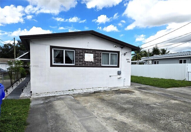 Building Photo - 380 Tamiami Canal Rd Unit 380