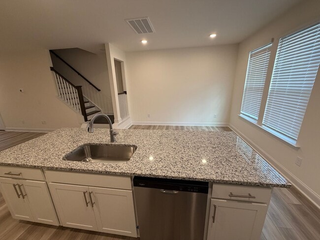 Photo - Mebane / Townhouse