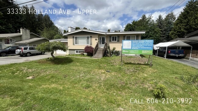 Building Photo - Charming 3 Bedroom Upper