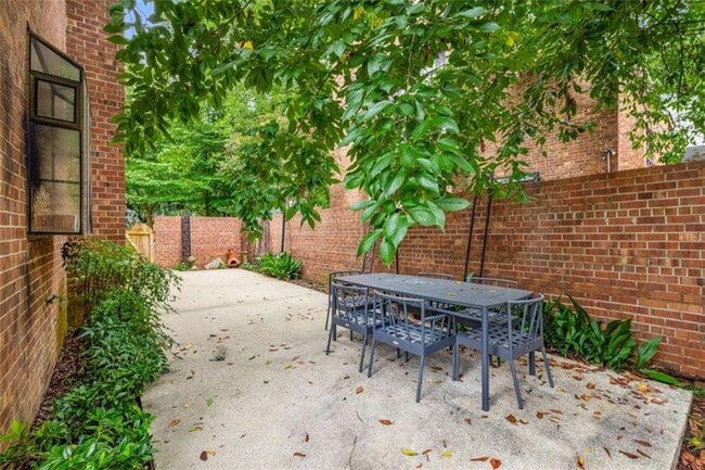 Photo - 654 Cleburne Terrace NE