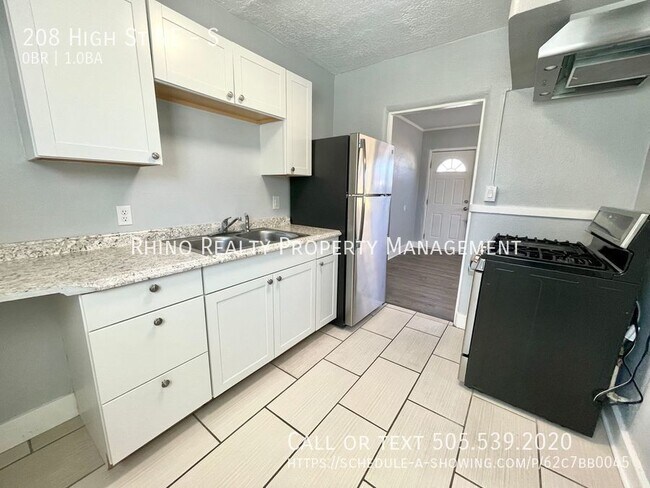 Photo - Welcome to Alhambra Court! Studio, 1 Bath! Unit S