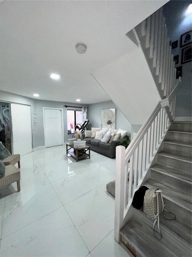 Photo - 11115 W Okeechobee Rd