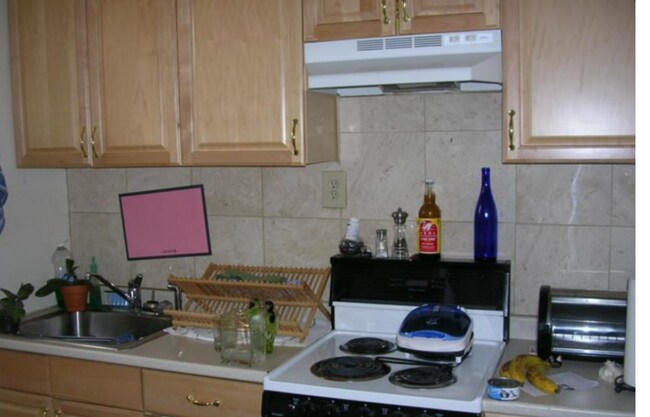 Photo - 585 Beacon St