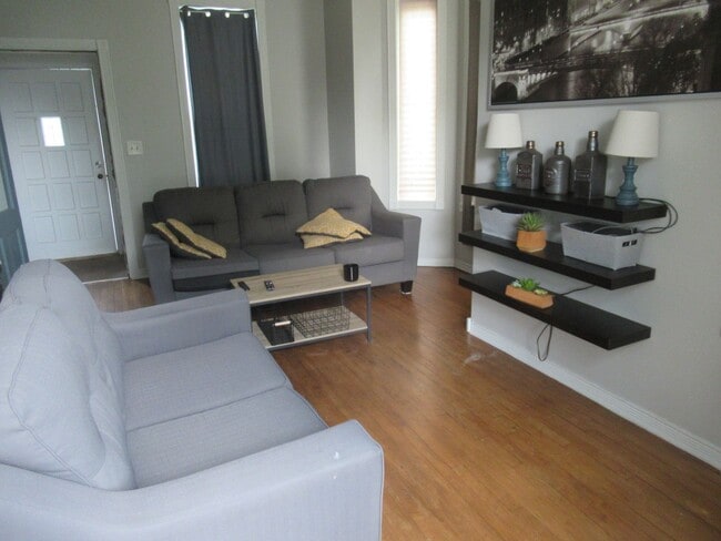 Photo - 3 bedroom house with garage