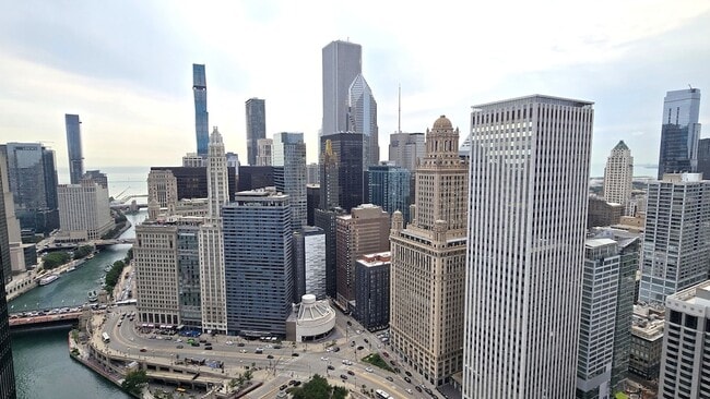 300 N State St Unit 5009