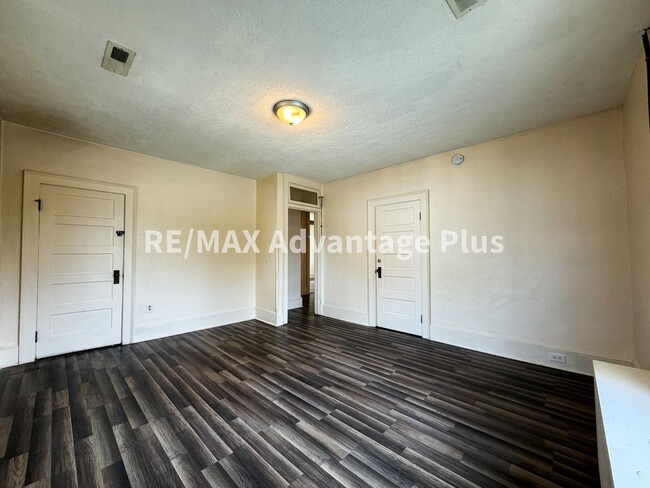 Photo - 106 Grove St Unit A
