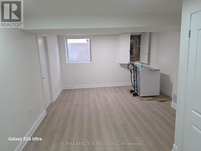 Photo - 189 Vodden St W