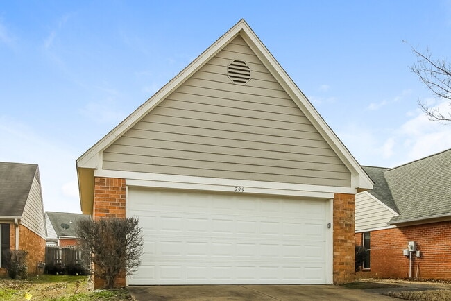 Photo - 799 Grant Dr