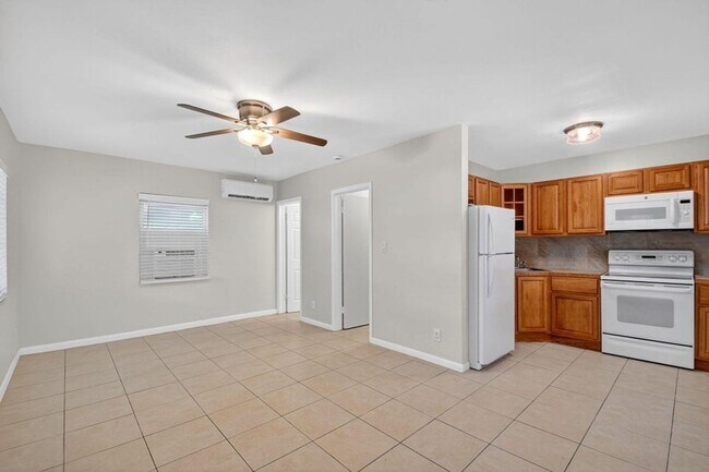 Photo - 5009 Spruce Ave