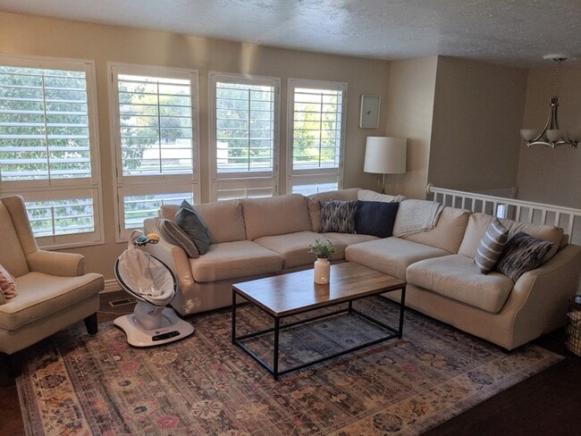 Photo - 771 N 400 W