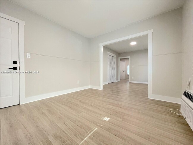 Photo - 1836 Dewey St Unit 1-6