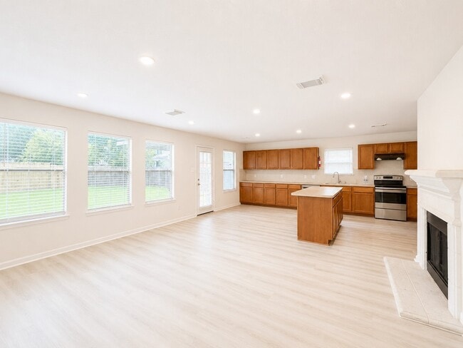Building Photo - 13447 Blue Swallow Dr