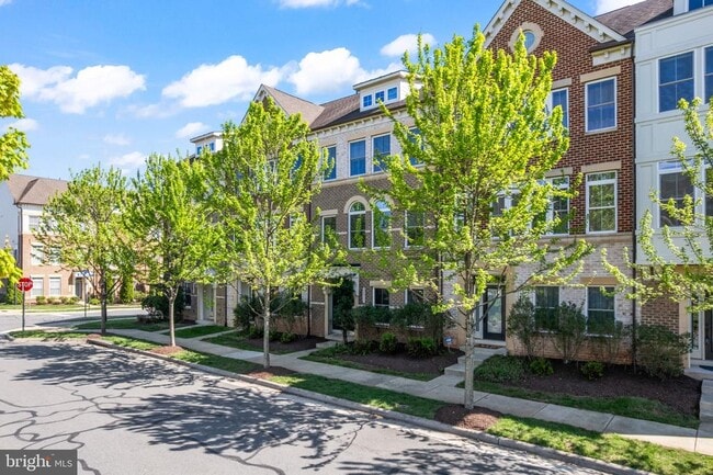 Photo - 44711 Plympton Square