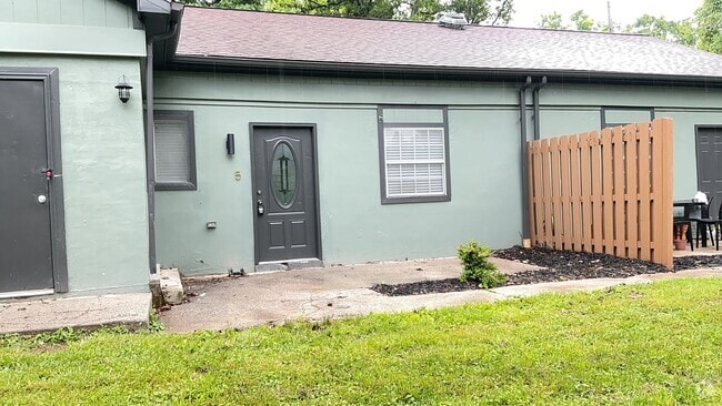 Building Photo - 115 Old Bridge Rd Unit 5 Rental