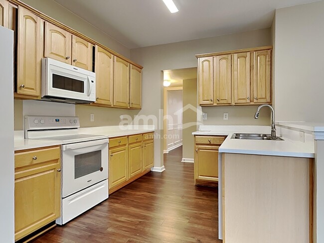 Photo - 13207 Meadowmere Rd